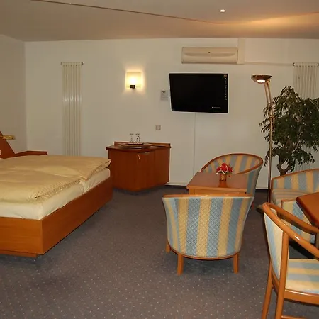 Parkhotel Goldlinde 3*