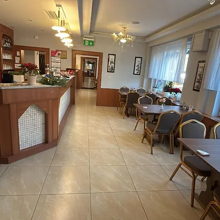 Parkhotel Goldlinde 3*