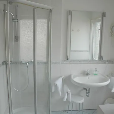 Parkhotel Goldlinde 보덴웨르데르