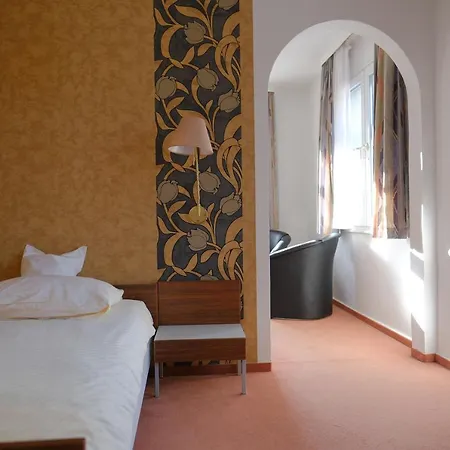 Отель Parkhotel Goldlinde